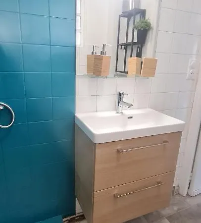 Nid Douillet A Apartment